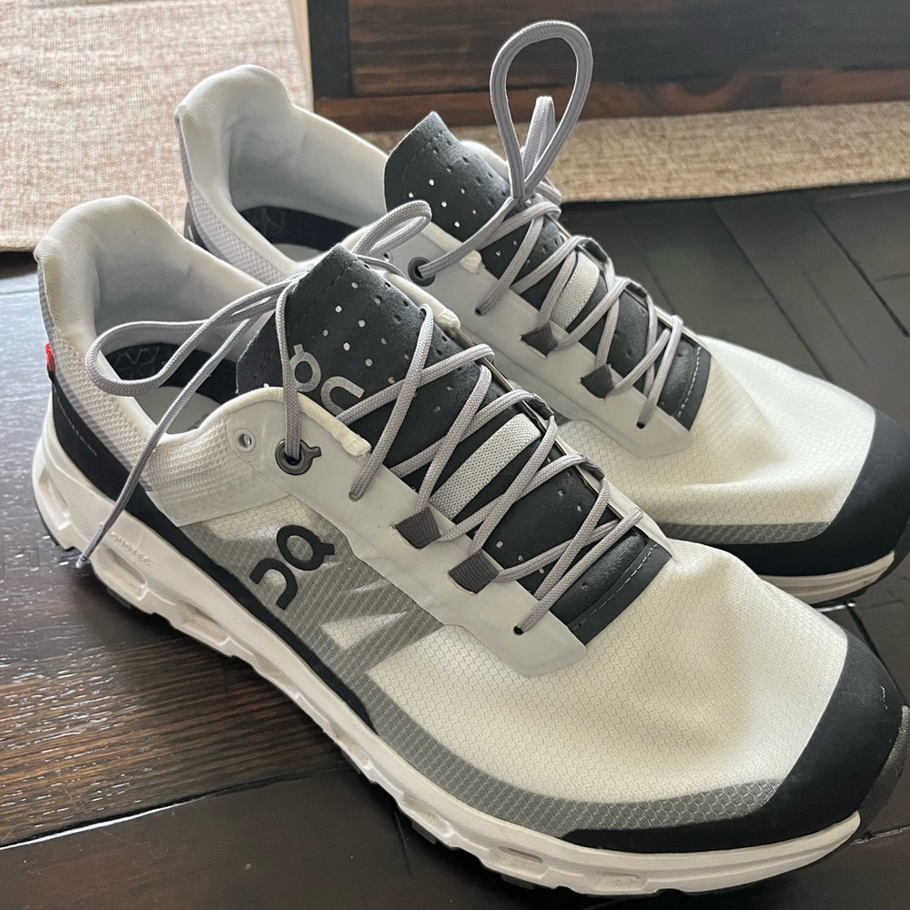 Men’s Cloud Vista OnCloud Sneakers, size 9.5